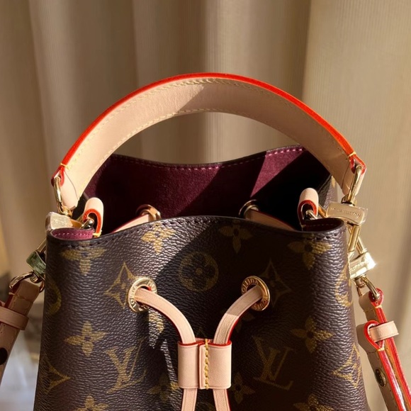 Louis Vuitton Néonoé BB - Picture 3 of 11